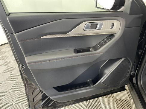 New 2026 Ford Explorer Active w/ Active Comfort Package AWD/4WD image 8