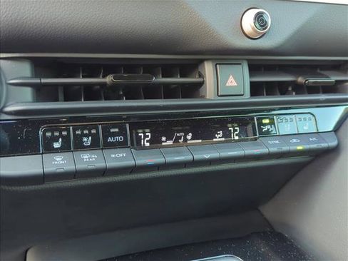 Certified 2025 Toyota Crown Signia AWD/4WD image 20