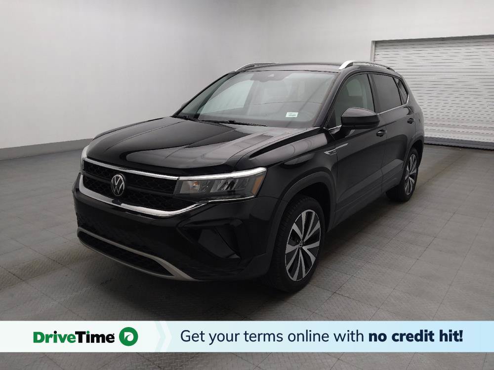 Used 2024 Volkswagen Taos SE FWD image 1