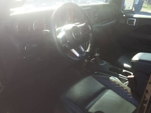 Used 2022 Jeep Wrangler Unlimited Sahara image 7