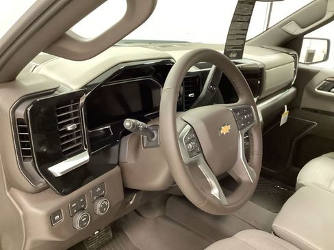 New 2026 Chevrolet Silverado 1500 LT w/ Z71 Off-Road Package image 10