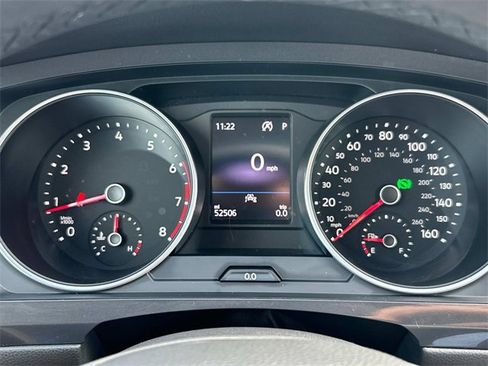 Used 2020 Volkswagen Tiguan SE w/ Panoramic Sunroof Package image 30