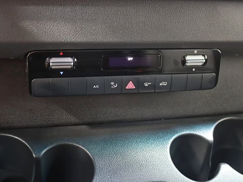 Used 2023 Mercedes-Benz Sprinter 2500 image 22