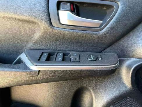 Used 2016 Toyota Camry SE image 18