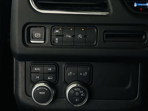 Used 2023 GMC Yukon SLT AWD/4WD image 58