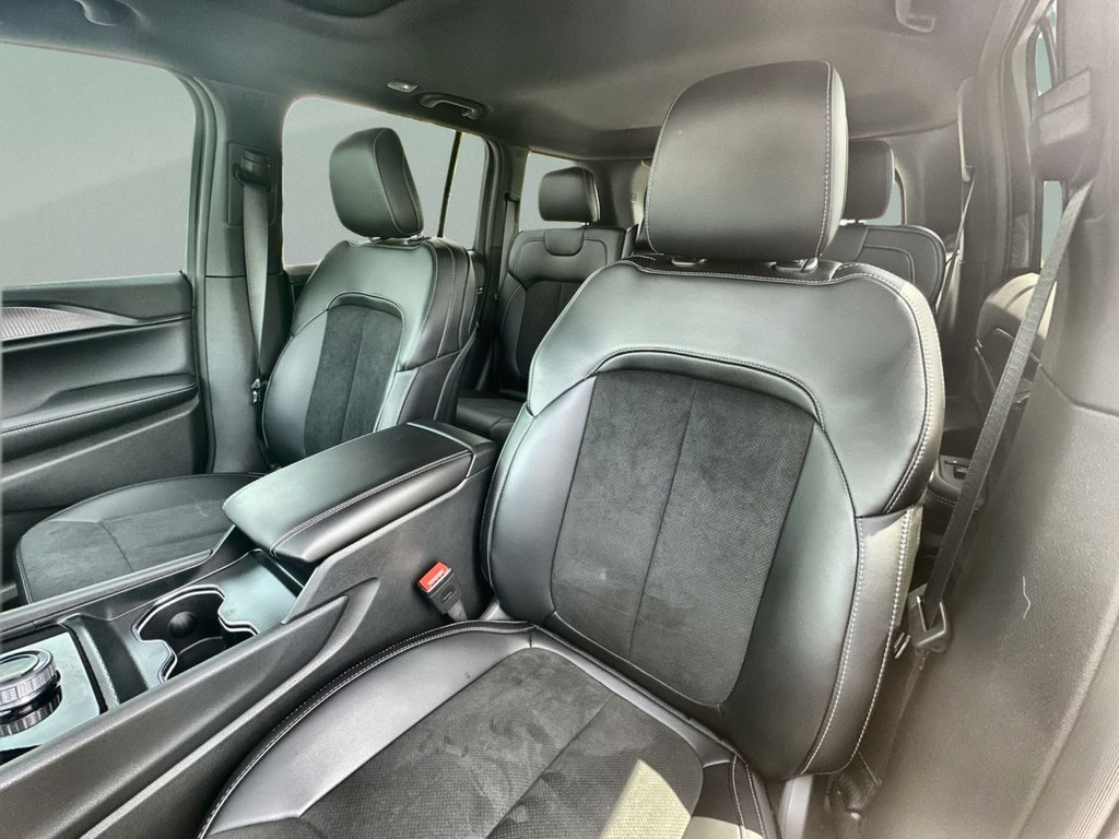 New 2025 Jeep Grand Cherokee Altitude RWD image 41