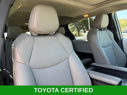 Certified 2026 Toyota Sienna XLE FWD image 25