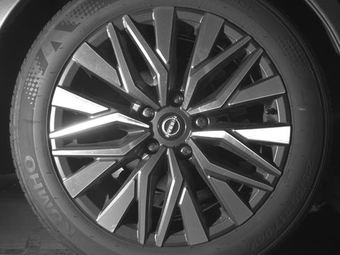 Used 2025 Nissan Altima 2.5 SV image 15