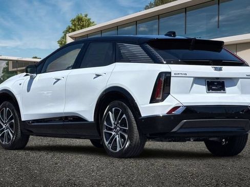 New 2026 Cadillac Optiq Sport 1 w/ LPO, Floor Liner Package AWD/4WD image 6