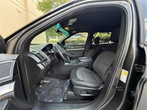 Used 2019 Ford Explorer XLT w/ Equipment Group 201A FWD image 7