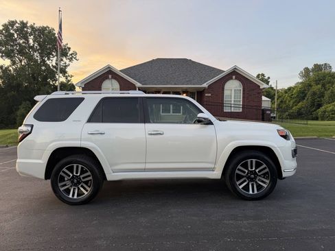 Used 2014 Toyota 4Runner Limited AWD/4WD image 7