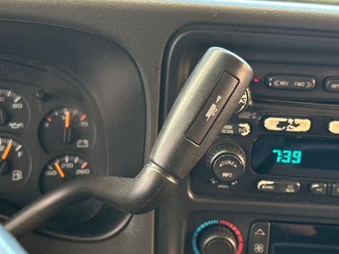 Used 2005 Chevrolet Tahoe LT w/ LT Preferred Equipment Group AWD/4WD image 22
