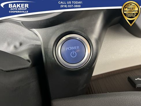 Used 2023 Toyota Sienna XLE image 17