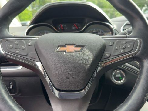 Used 2017 Chevrolet Cruze Premier FWD image 19