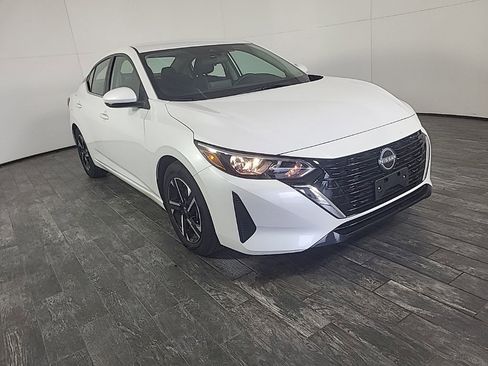 Used 2024 Nissan Sentra SV image 3