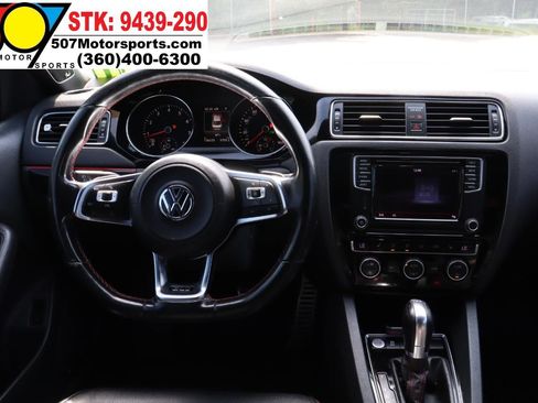Used 2016 Volkswagen Jetta GLI SE FWD image 17