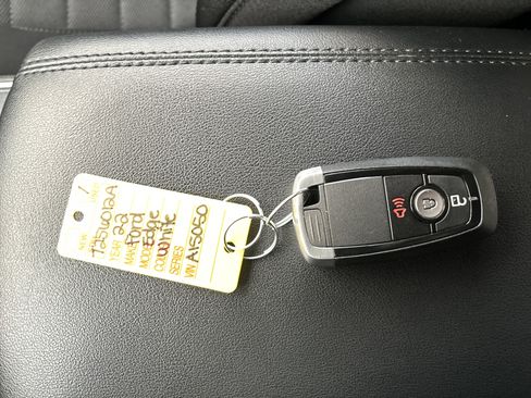 Used 2022 Ford Edge SE w/ Black Appearance Package image 27