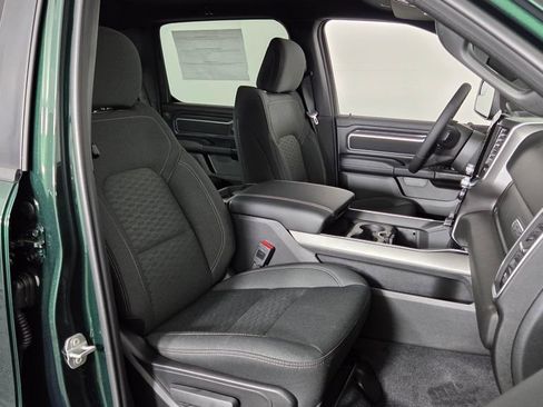 New 2026 RAM 1500 4x4 Crew Cab image 33