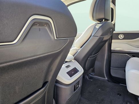 New 2025 Lincoln Navigator L Reserve image 25