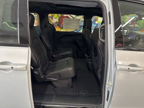New 2026 Chrysler Pacifica Select w/ S Appearance Package image 44