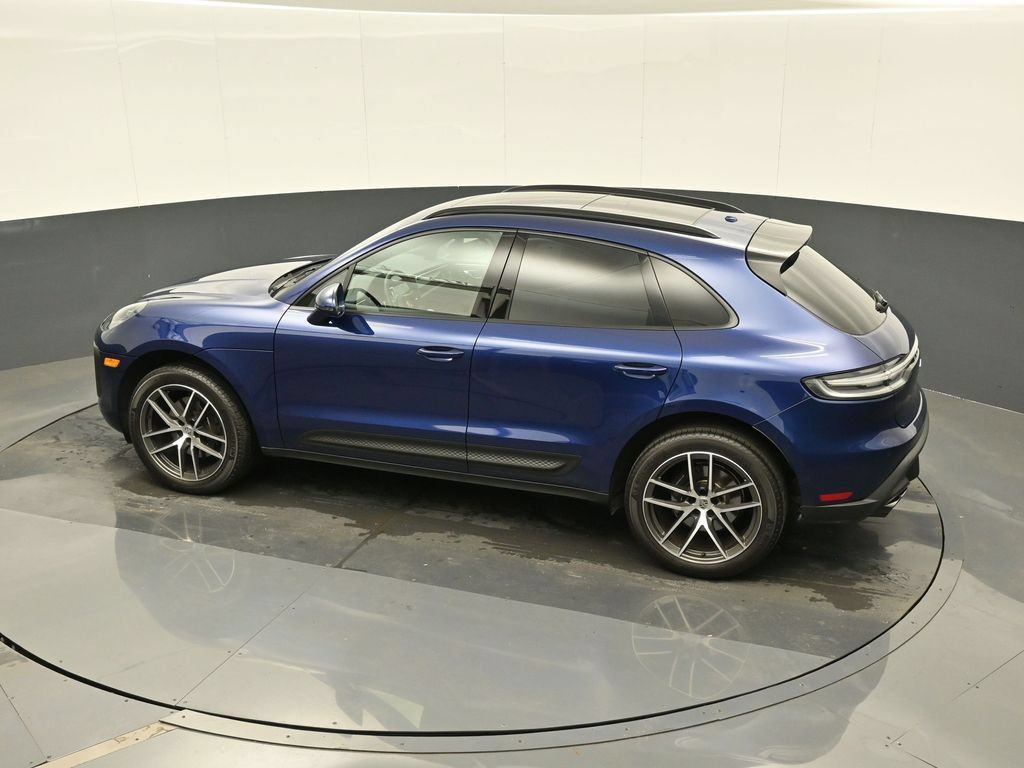 Certified 2026 Porsche Macan AWD/4WD image 27