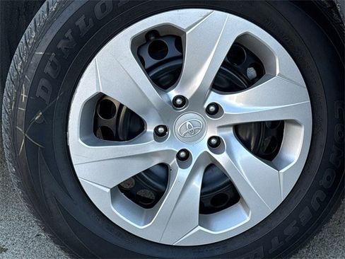 Used 2022 Toyota RAV4 LE image 10
