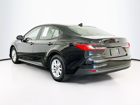 Used 2025 Toyota Camry LE image 5
