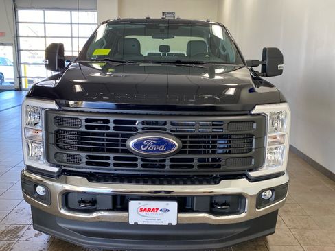 New 2026 Ford F250 XL w/ XL Chrome Package image 3