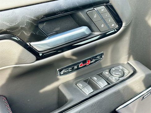 Certified 2025 GMC Sierra 1500 AT4X image 18