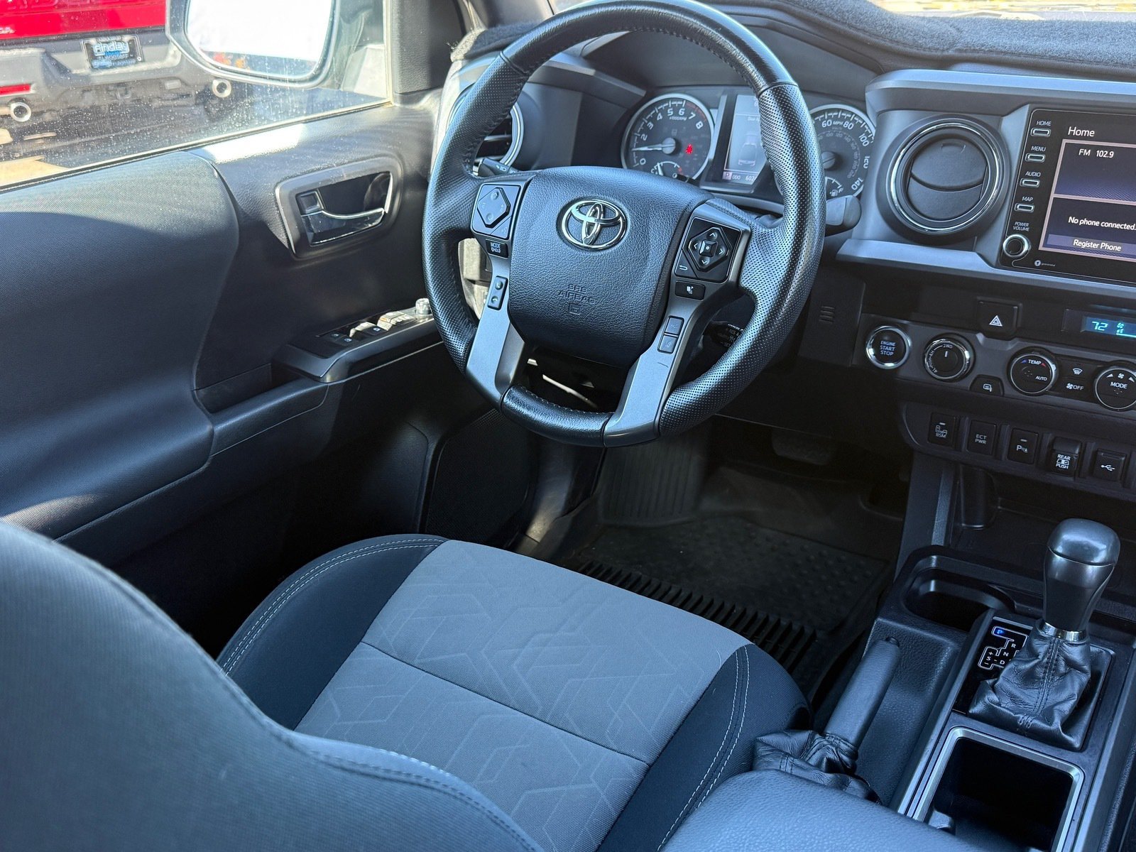 Used 2021 Toyota Tacoma TRD Off-Road w/ Technology Package AWD/4WD image 18