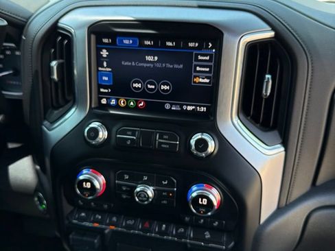 Used 2020 GMC Sierra 1500 SLT w/ SLT Premium Plus Package AWD/4WD image 18