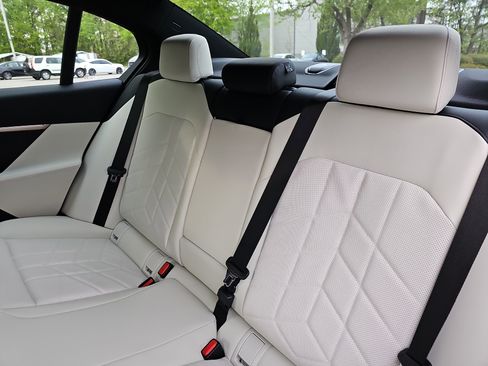 New 2026 BMW 530i xDrive w/ M Sport Package AWD/4WD image 16