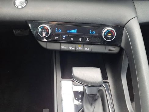 Used 2023 Hyundai Elantra SEL w/ Cargo Package FWD image 27