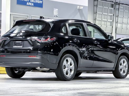 Used 2025 Honda HR-V LX image 9