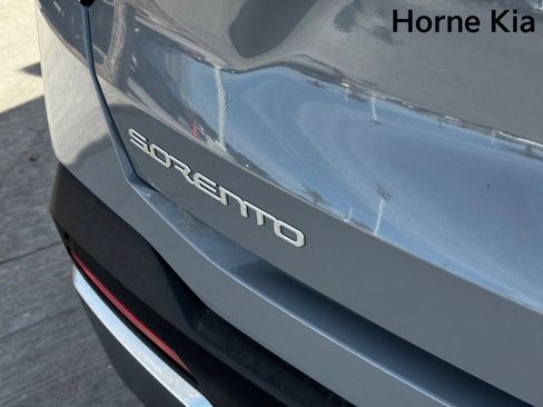 New 2026 Kia Sorento S image 9