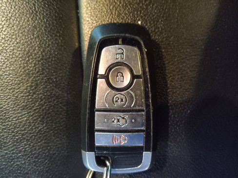 Used 2018 Ford Explorer XLT w/ Equipment Group 202A image 32