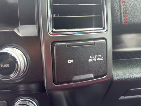 Used 2018 Ford F150 Lariat w/ Equipment Group 502A Luxury AWD/4WD image 30