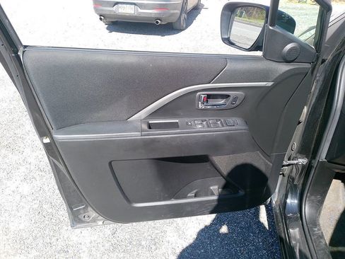 Used 2012 MAZDA MAZDA5 Sport image 25