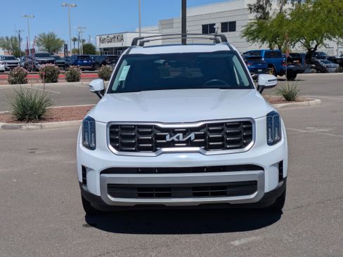 Used 2024 Kia Telluride S w/ S Sunroof Package image 8