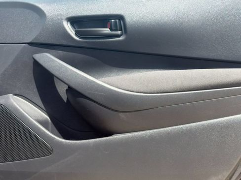 Used 2025 Toyota Corolla LE FWD image 17