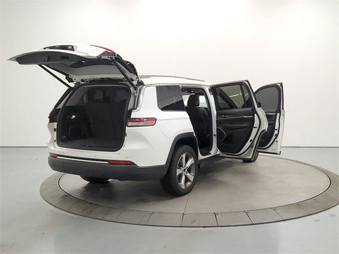 Used 2021 Jeep Grand Cherokee L Limited image 15