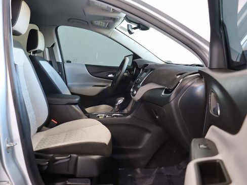 Used 2022 Chevrolet Equinox LS w/ LS Convenience Package image 19