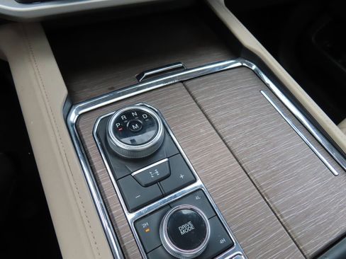 Used 2023 Ford Expedition Max Limited image 28