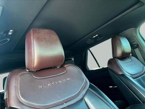 Used 2020 Ford Explorer Platinum w/ Premium Technology Package AWD/4WD image 28