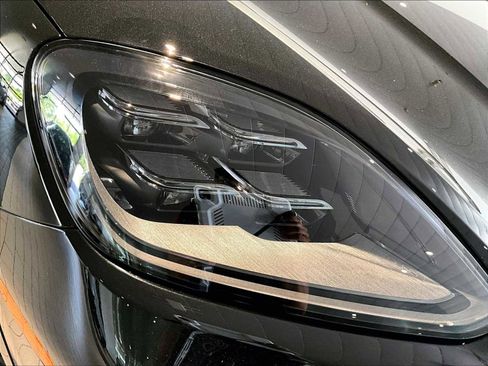 New 2026 Porsche Cayenne image 12