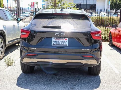 Used 2024 Chevrolet Trax ACTIV w/ Sunroof Package FWD image 10
