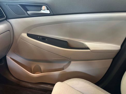 Used 2019 Hyundai Tucson SE image 22