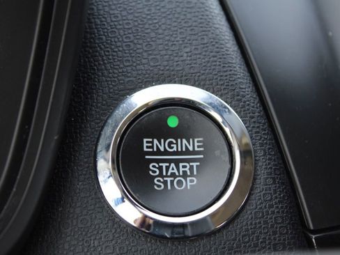 Used 2021 Ford EcoSport Titanium image 32