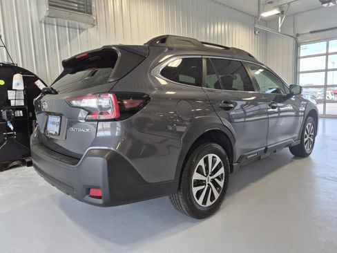 Used 2023 Subaru Outback Premium AWD/4WD image 3