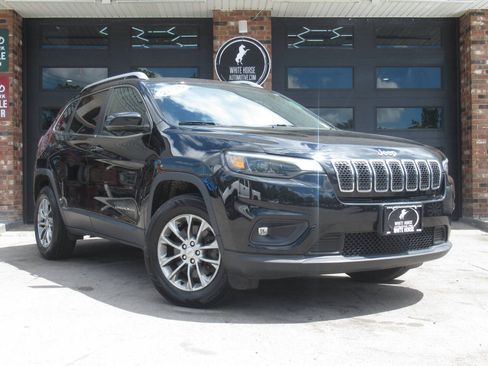 Used 2020 Jeep Cherokee Latitude Plus w/ Cold Weather Group AWD/4WD image 2